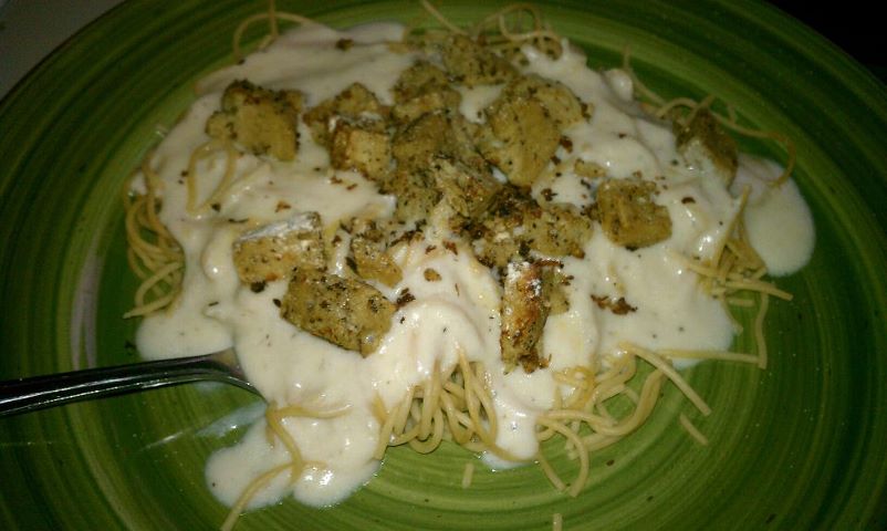 Vegan White Sauce Gluten chicken and whole wheat noodles